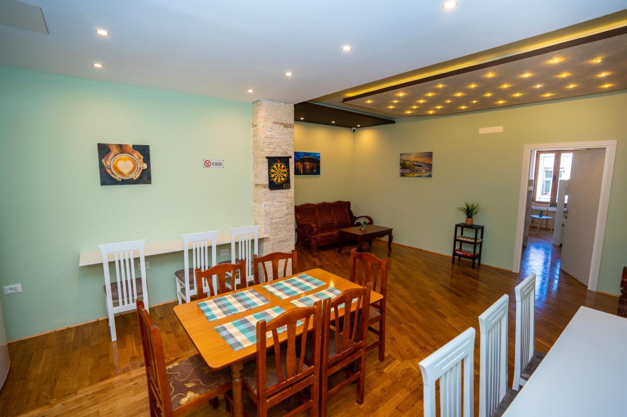 Terrace Hostel & Lounge Bar Shkodër 외부 사진