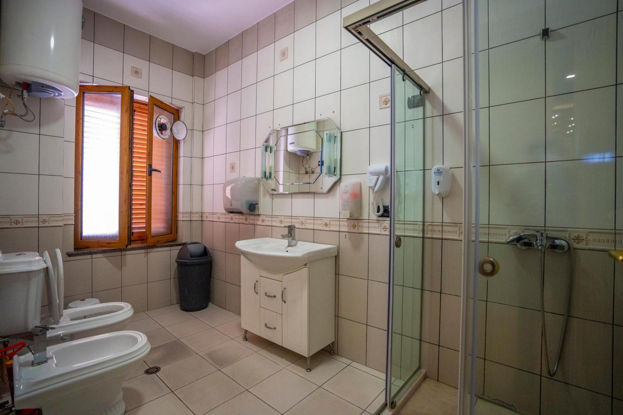 Terrace Hostel & Lounge Bar Shkodër 외부 사진
